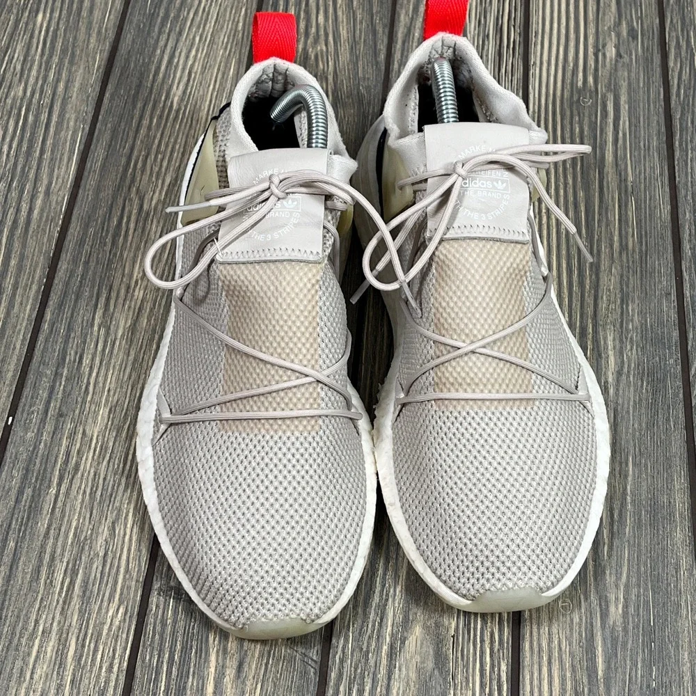 Adidas Boost‎ Sneaker Men 9.5 Grey Running Shoes D63413 Athleisure Gym Exercise